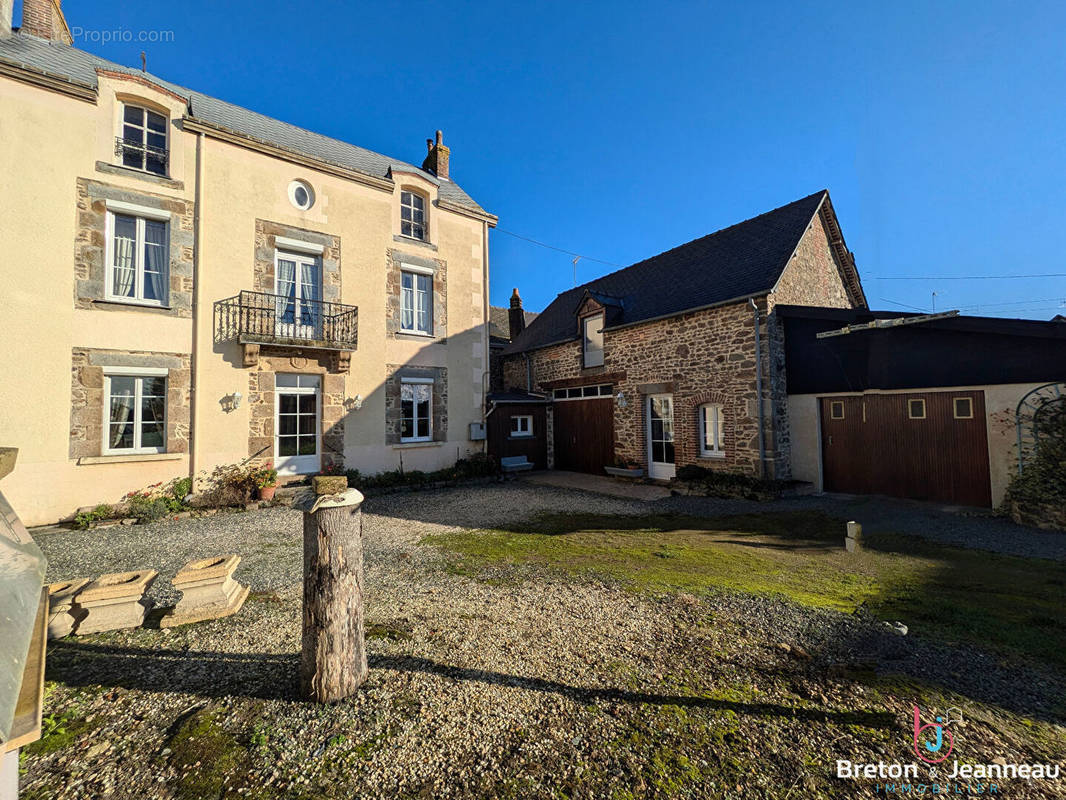 Maison à VILLAINES-LA-JUHEL