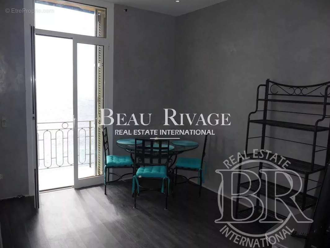 Appartement à ROQUEBRUNE-CAP-MARTIN