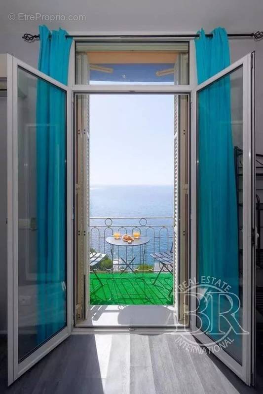 Appartement à ROQUEBRUNE-CAP-MARTIN