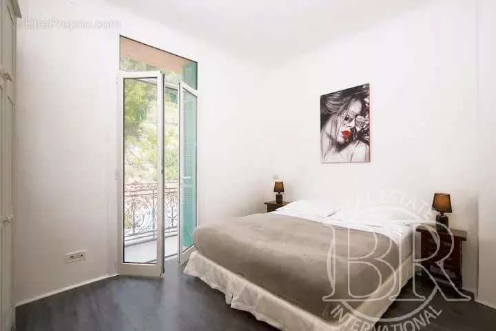 Appartement à ROQUEBRUNE-CAP-MARTIN