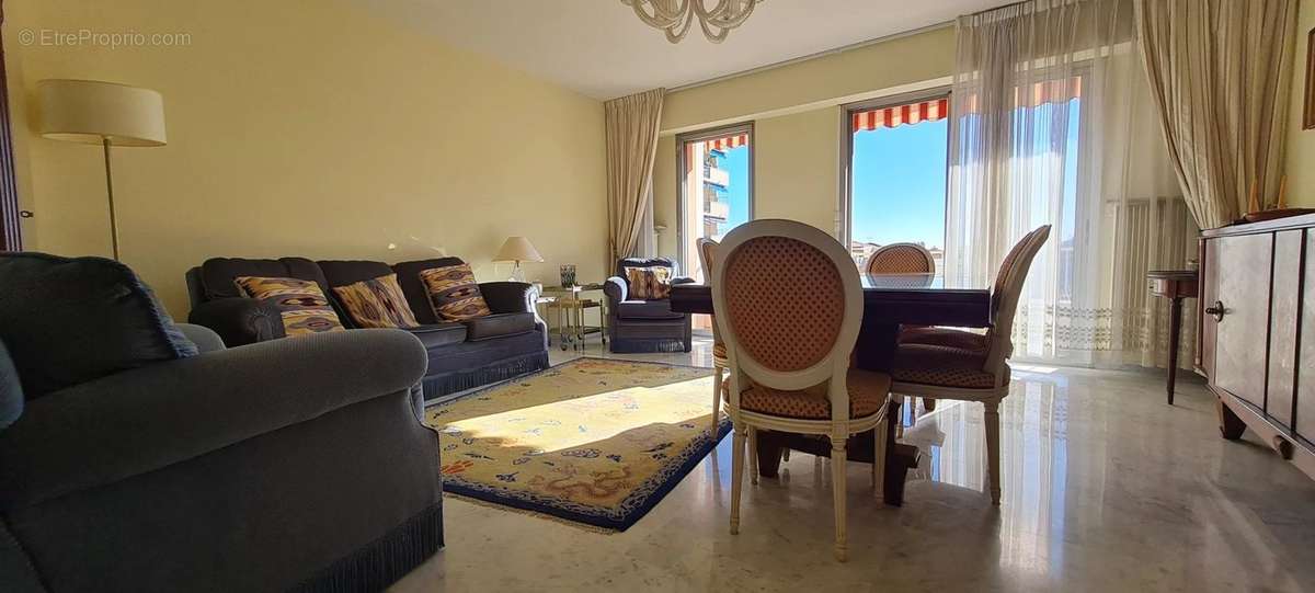 Appartement à MENTON