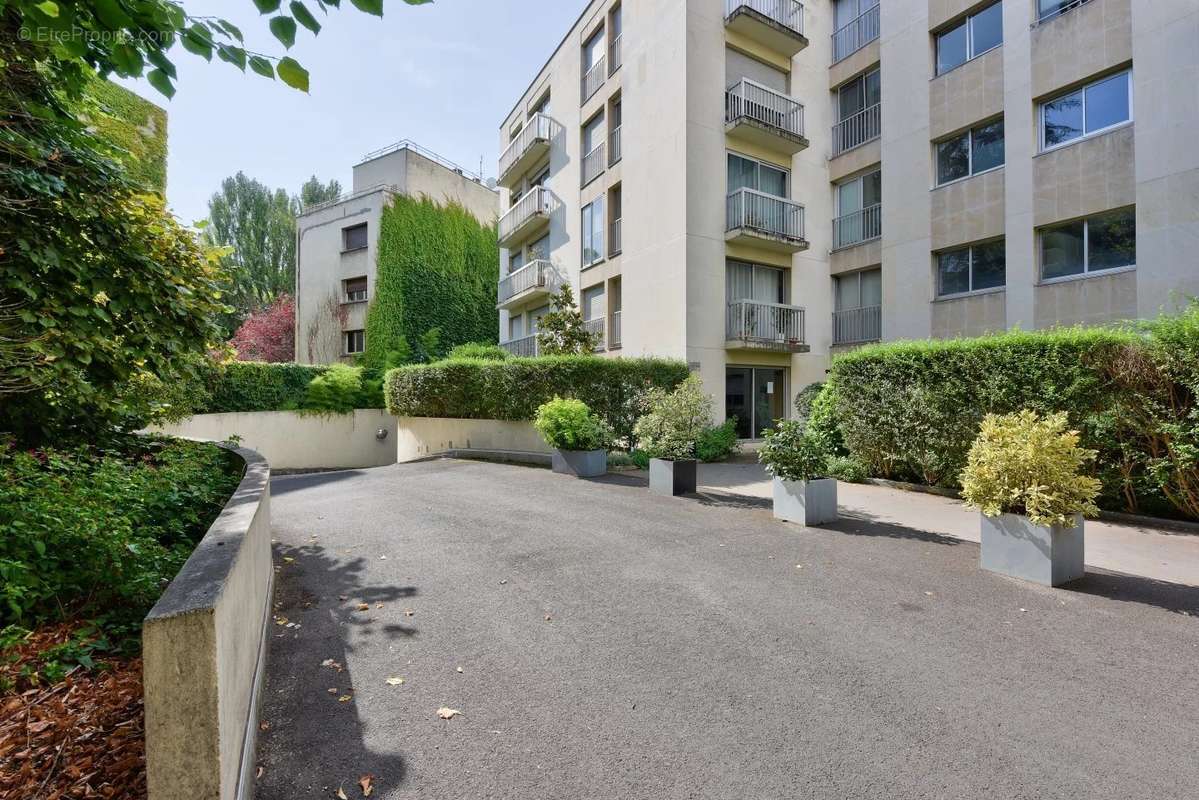 Appartement à NEUILLY-SUR-SEINE