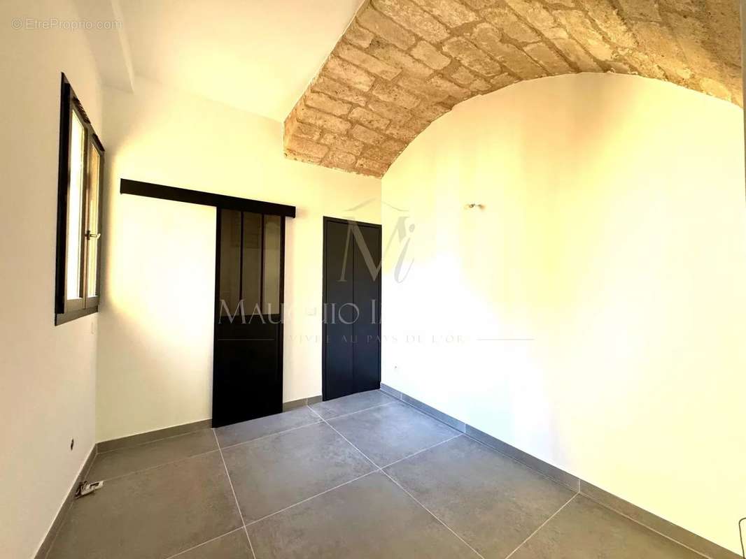 Appartement à MAUGUIO