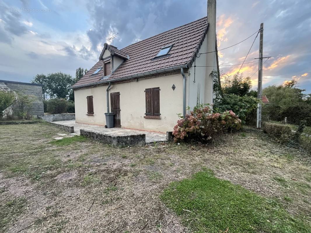 Maison à SALIGNY-SUR-ROUDON