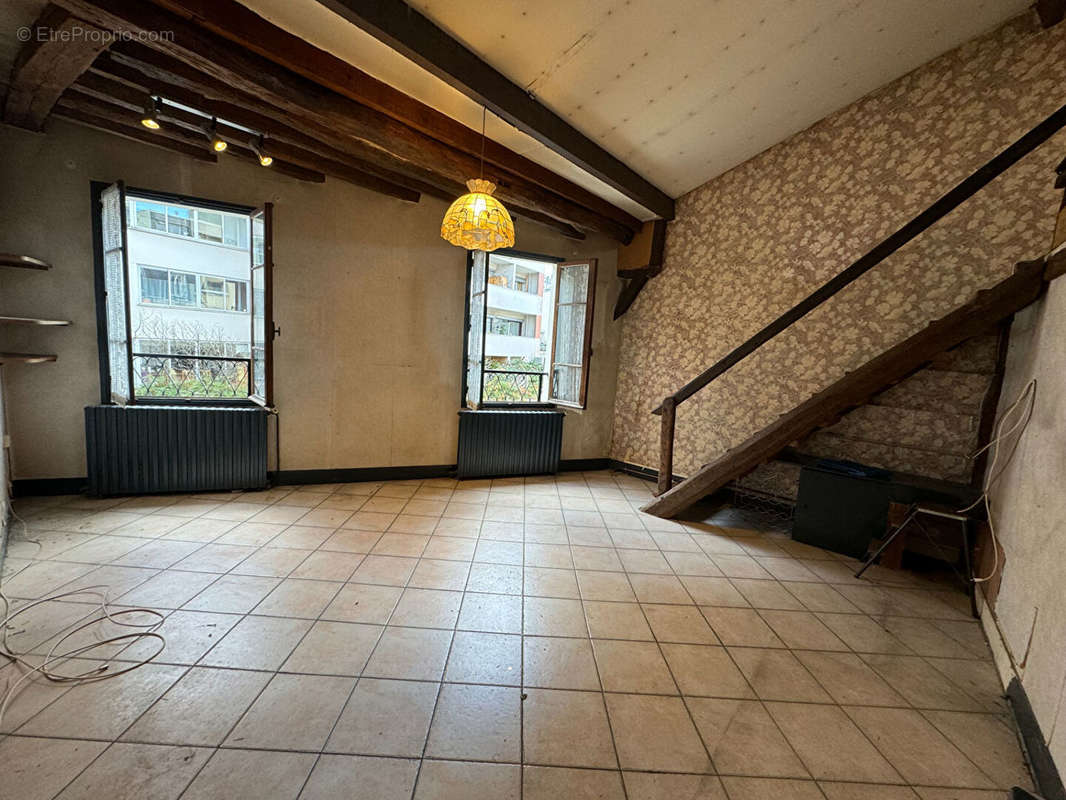 Appartement à PARIS-19E