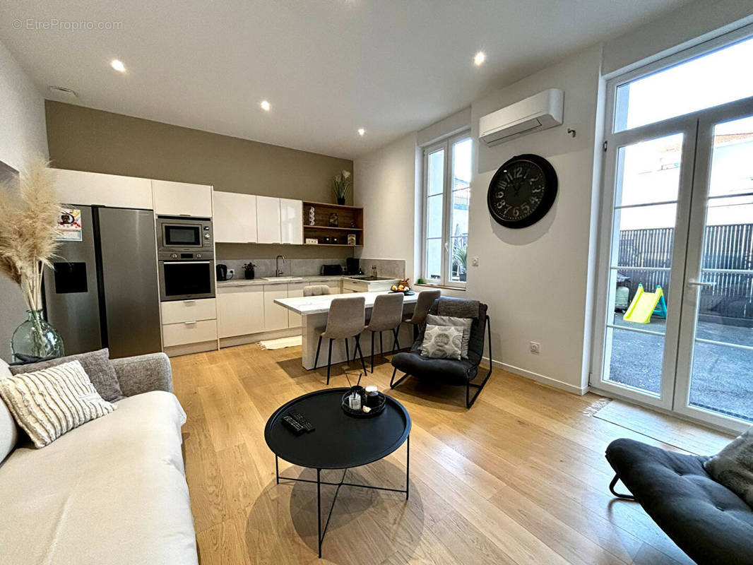 Appartement à SAINT-ETIENNE