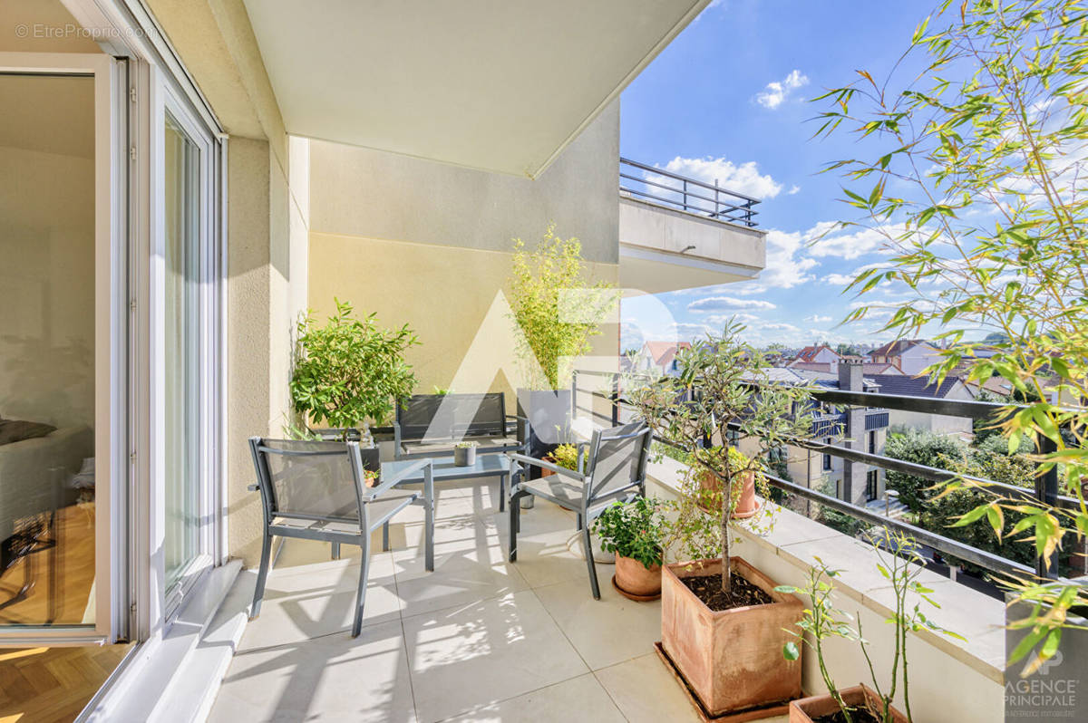 Appartement à SURESNES