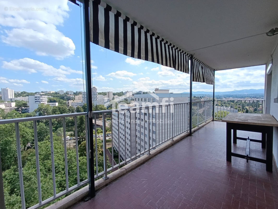 Appartement à LYON-9E