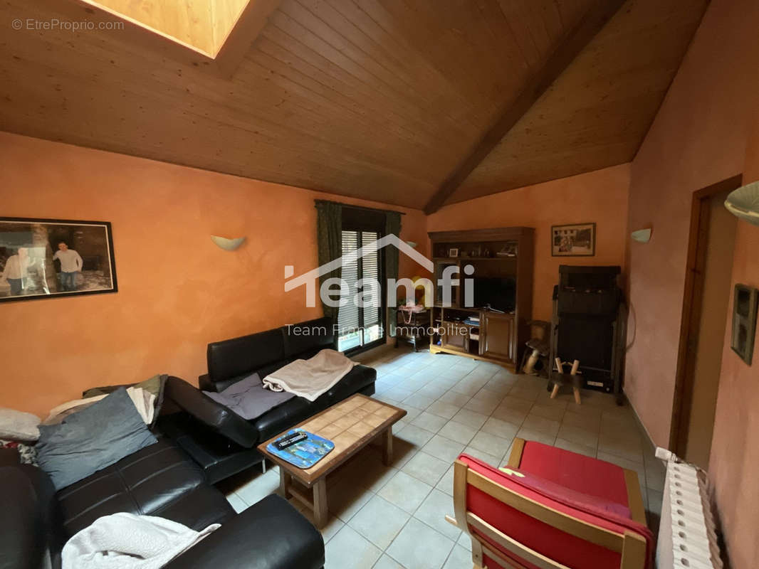 Appartement à LETRA