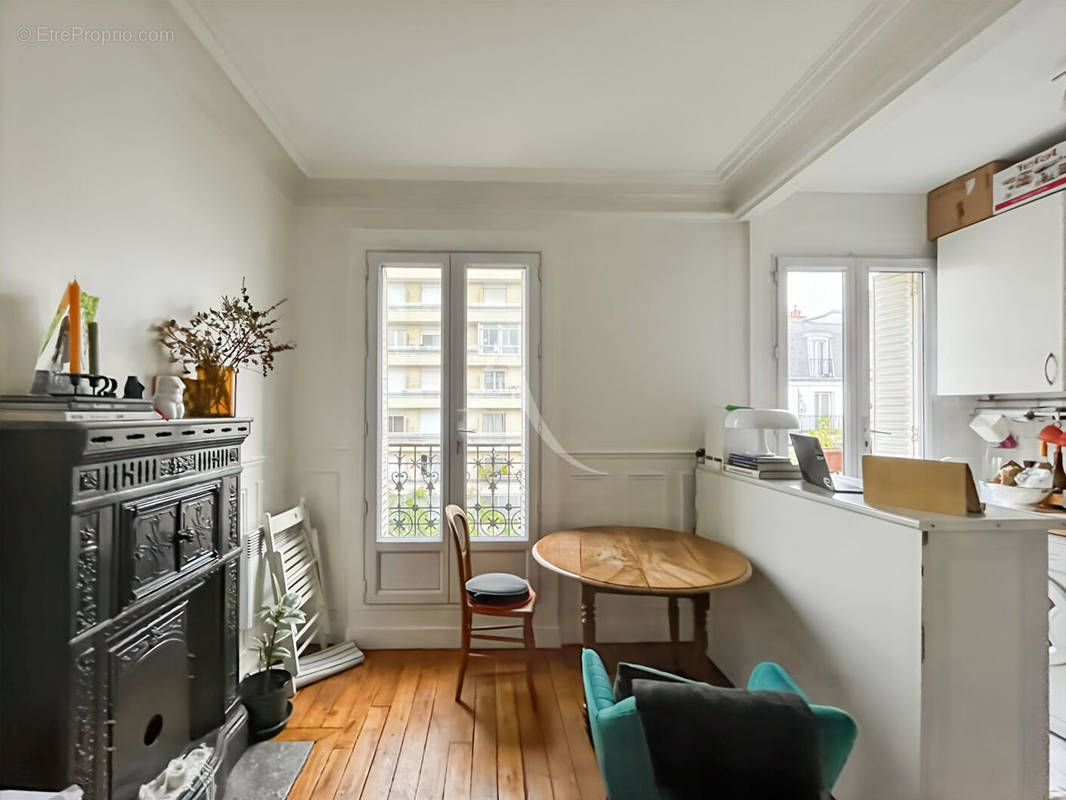 Appartement à PARIS-14E