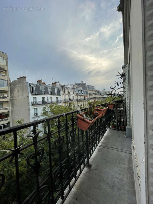 Appartement à PARIS-14E