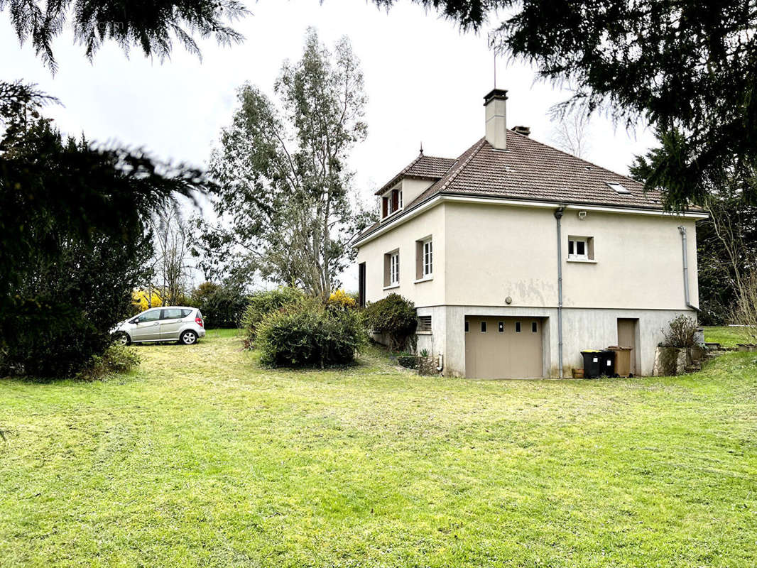 Maison à CHAMBON-LA-FORET