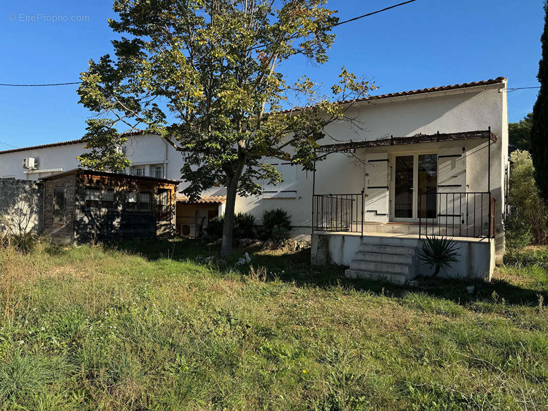 Maison à VENTABREN