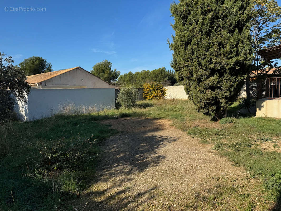 Maison à VENTABREN