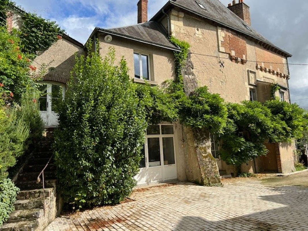 Maison à REUGNY