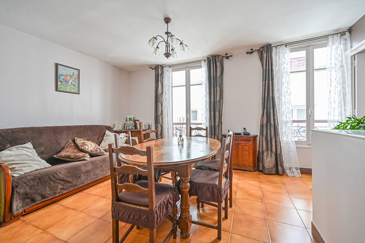 Appartement à PARIS-18E