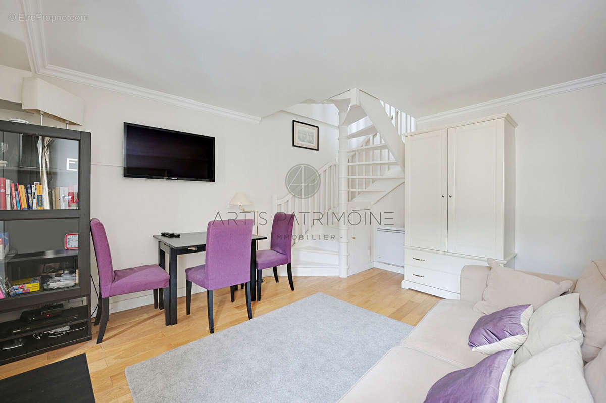 Appartement à PARIS-6E