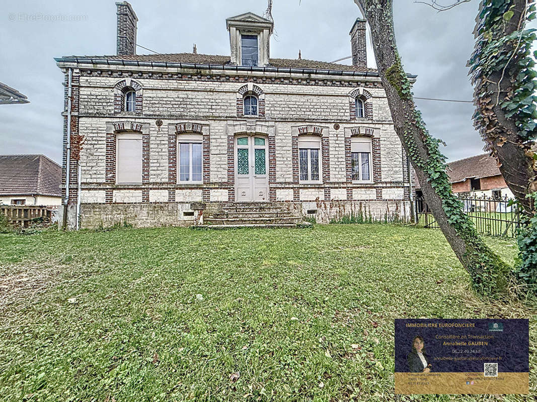 Maison à LAINES-AUX-BOIS