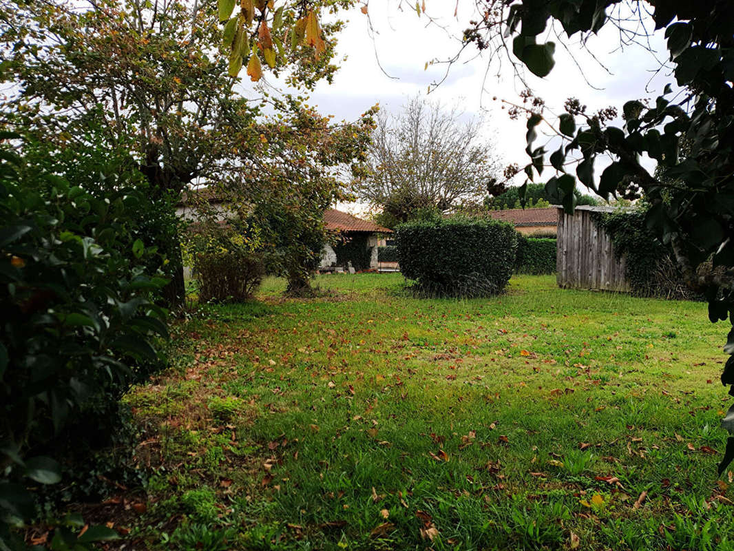 Maison à LAVERNOSE-LACASSE