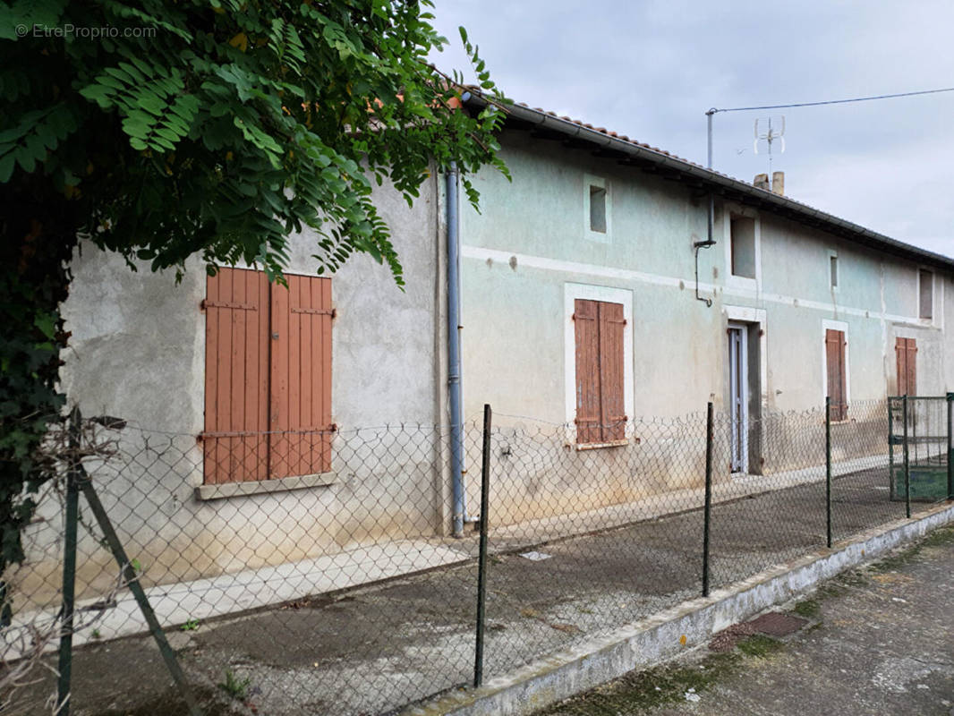 Maison à LAVERNOSE-LACASSE