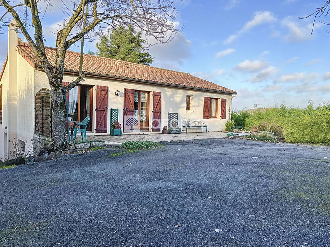 Maison à SAINT-LOUP-LAMAIRE