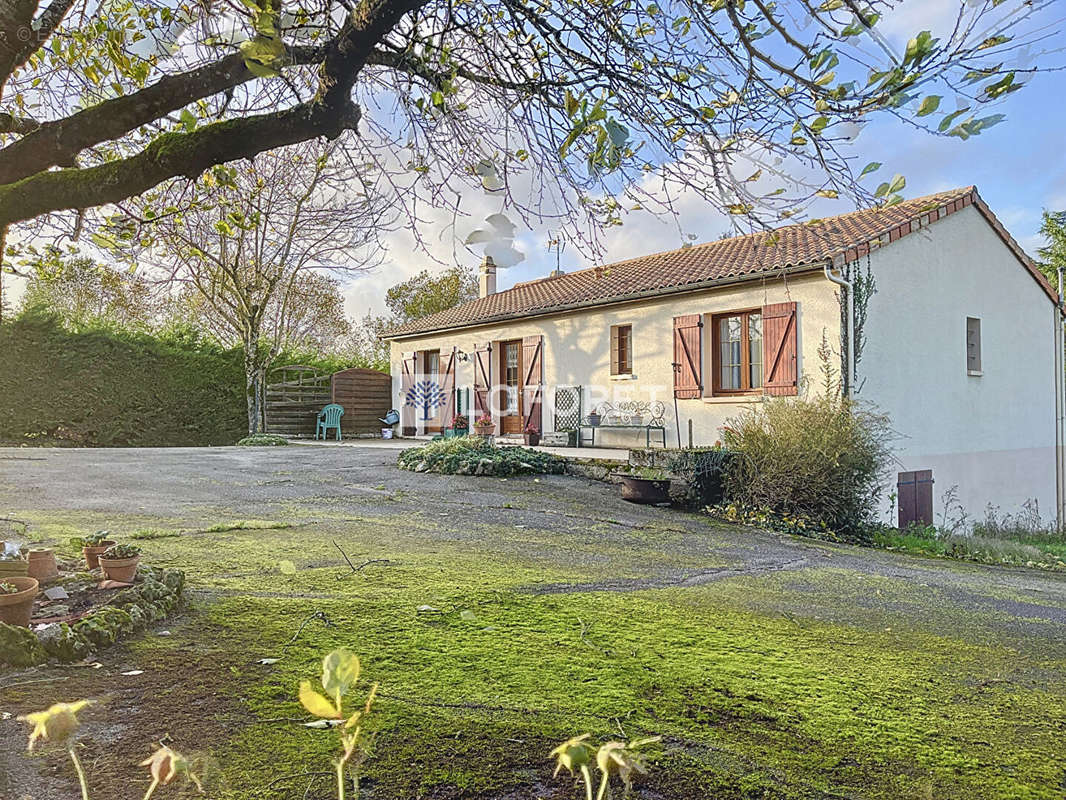 Maison à SAINT-LOUP-LAMAIRE