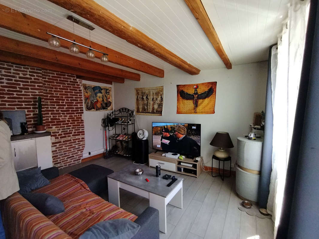 Appartement à LA RIVIERE-SAINT-SAUVEUR