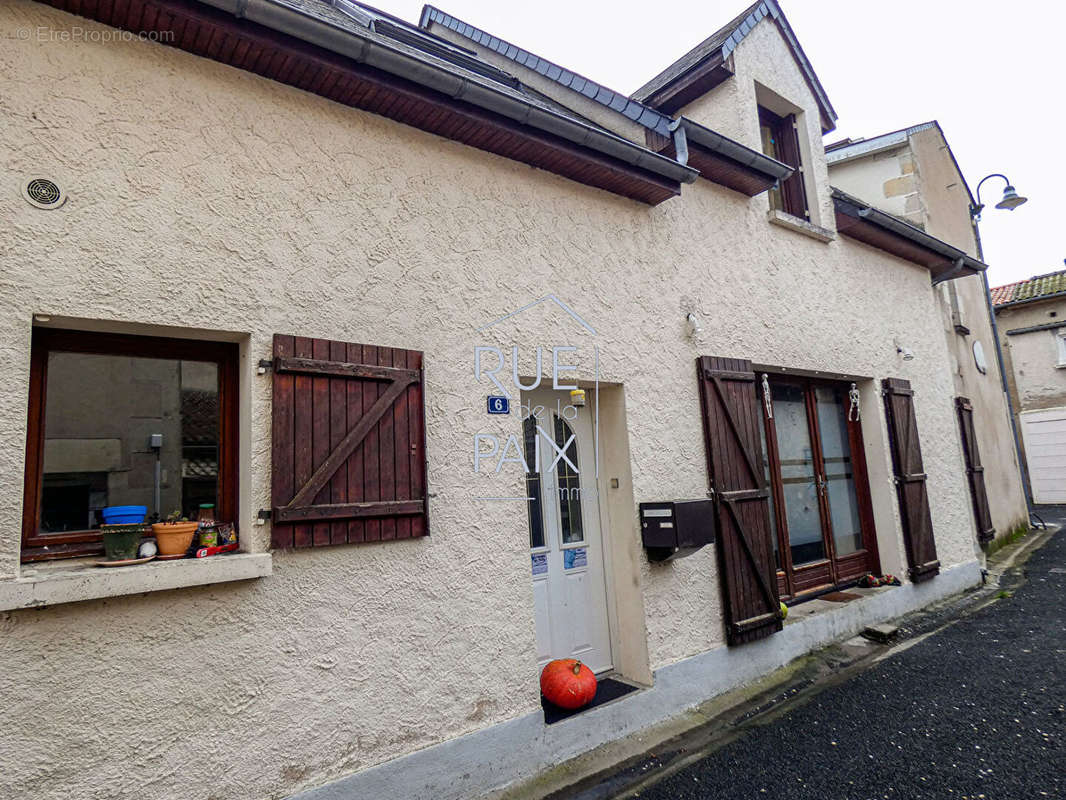 Maison à OUZILLY