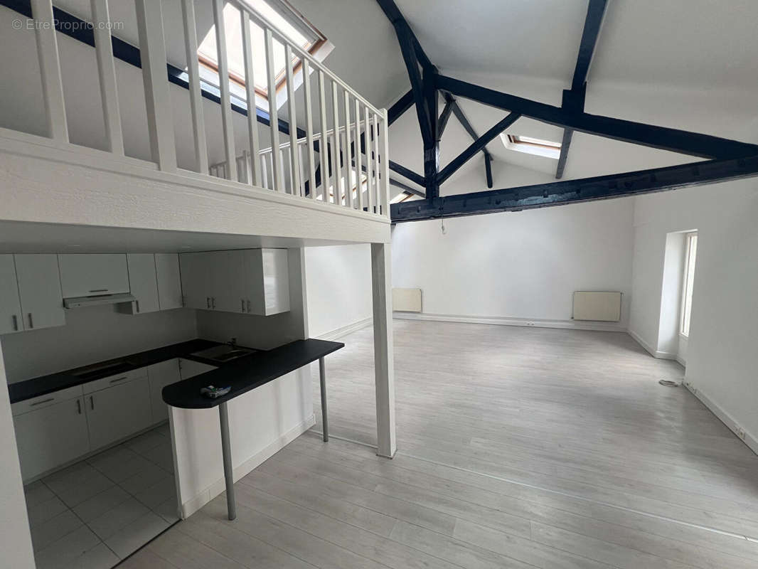 Appartement à PARIS-18E