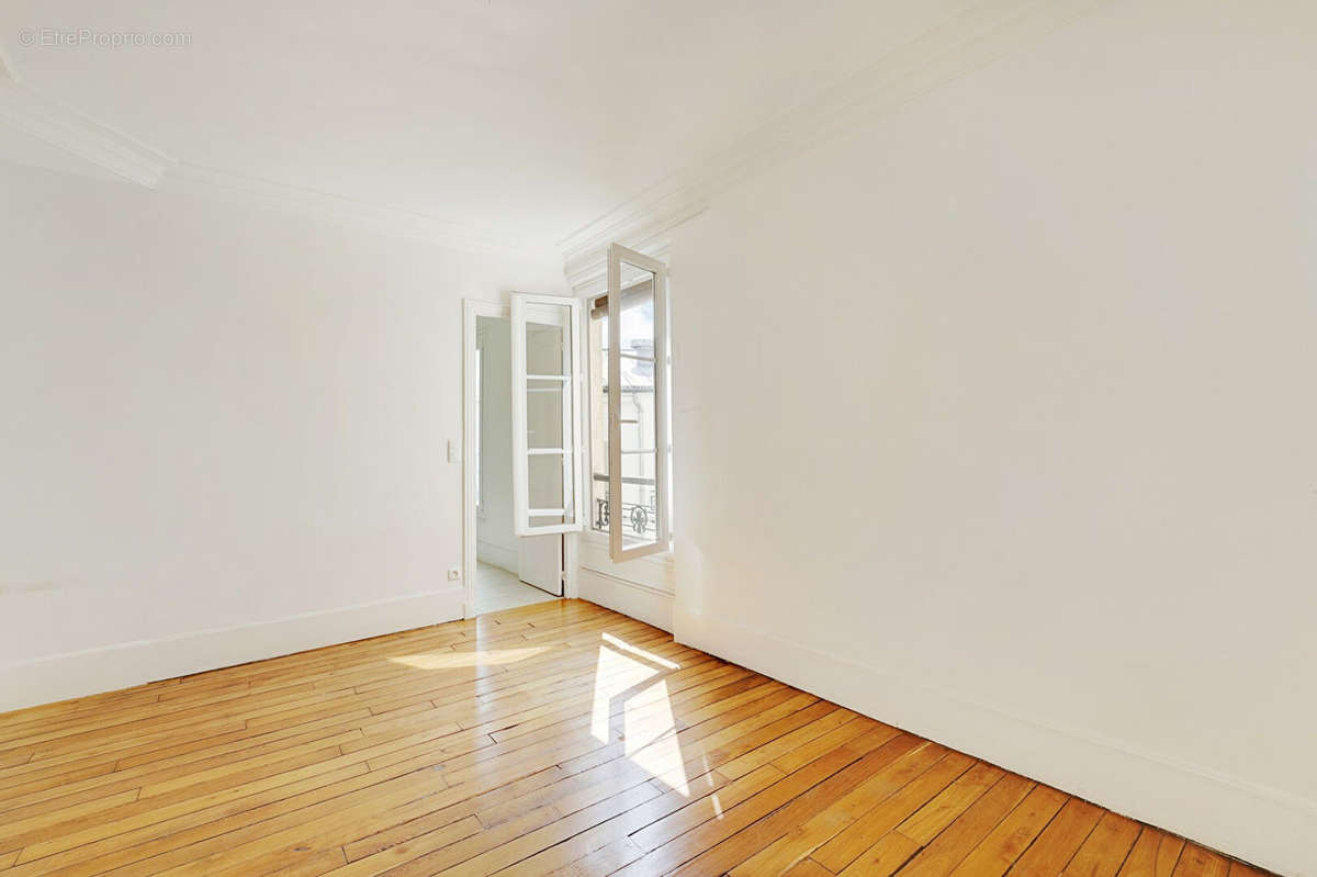 Appartement à PARIS-18E