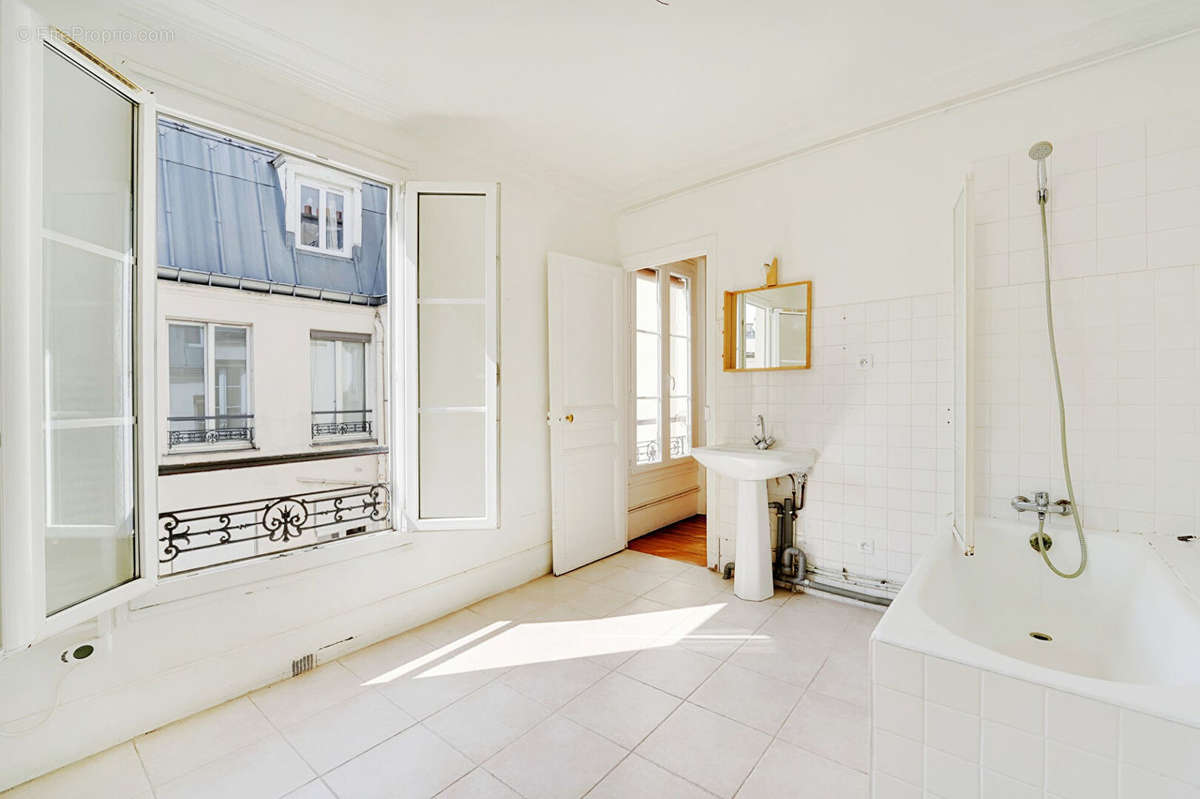 Appartement à PARIS-18E