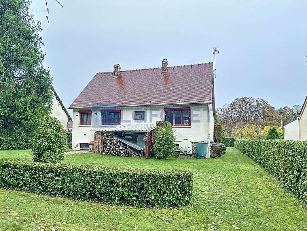 Maison à RUEIL-LA-GADELIERE