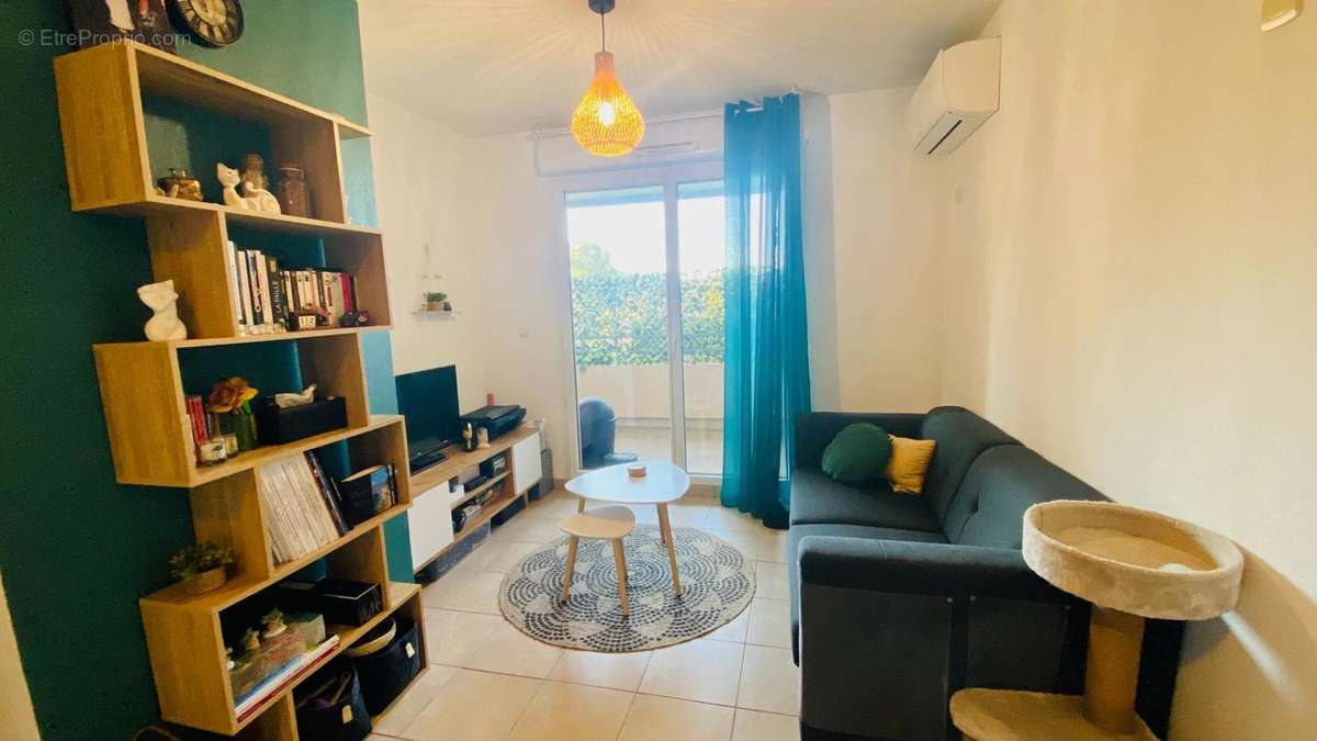 Photo 3 - Appartement à ROQUEBRUNE-SUR-ARGENS