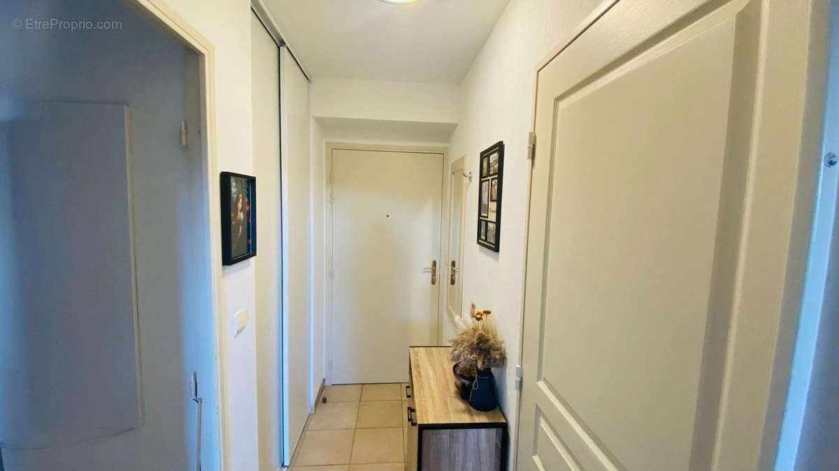 Photo 6 - Appartement à ROQUEBRUNE-SUR-ARGENS