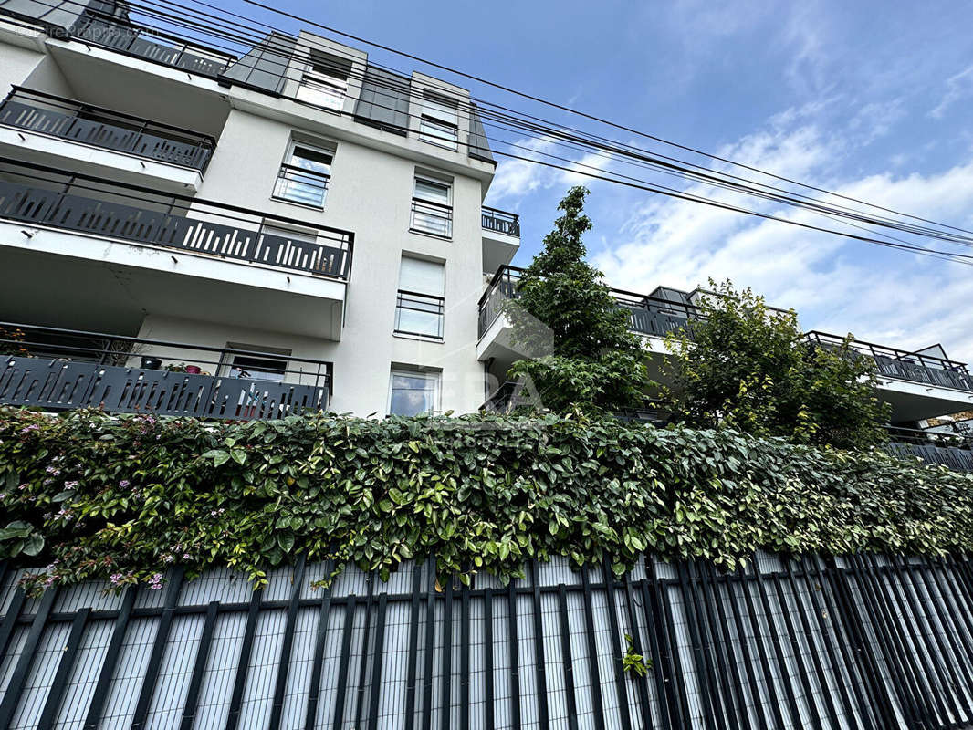 Appartement à SARTROUVILLE