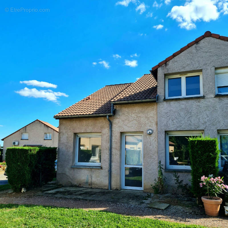 Appartement à FENAY