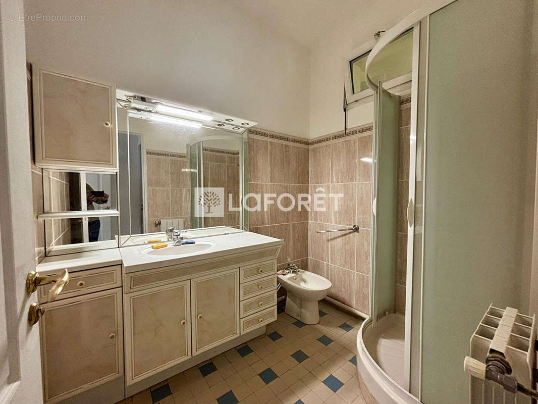 Appartement à MARSEILLE-2E