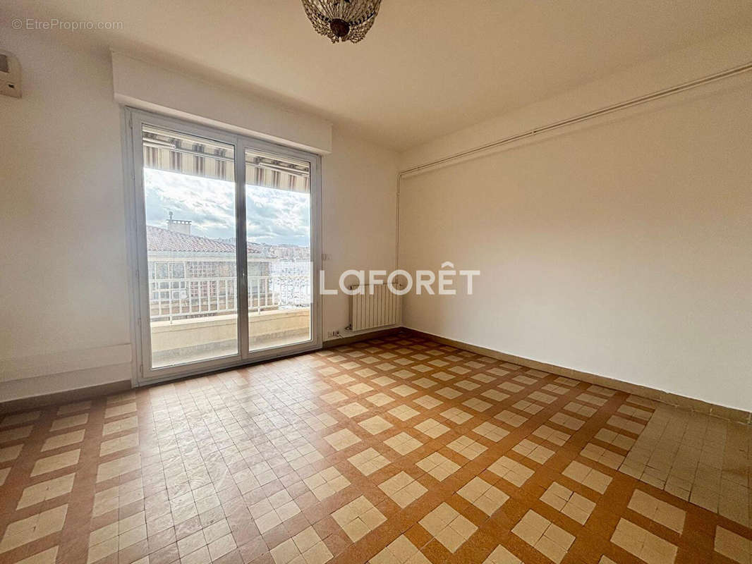 Appartement à MARSEILLE-2E