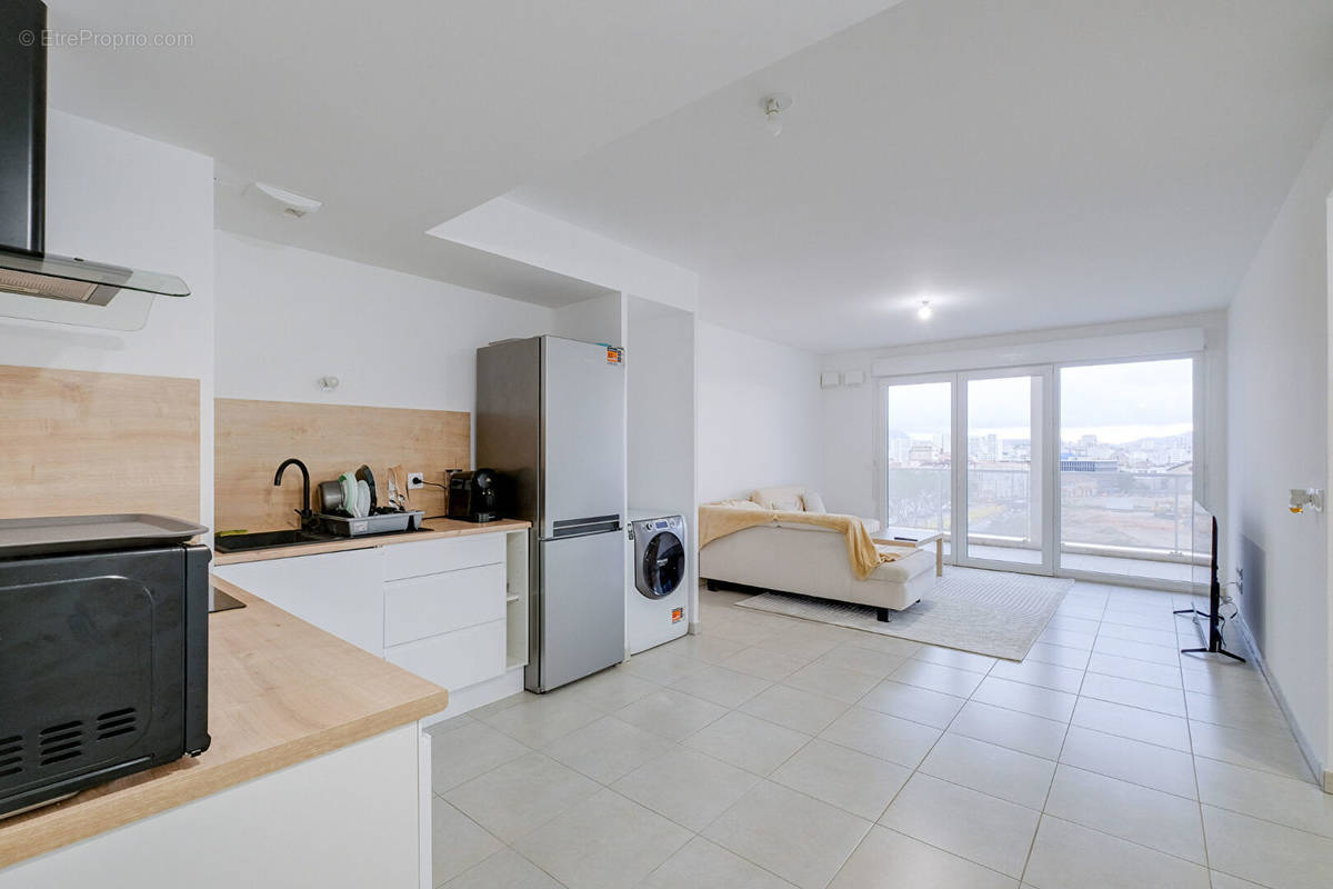 Appartement à MARSEILLE-15E