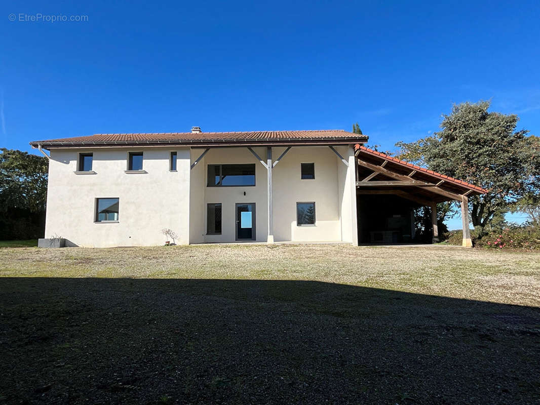 Maison à CONDEISSIAT