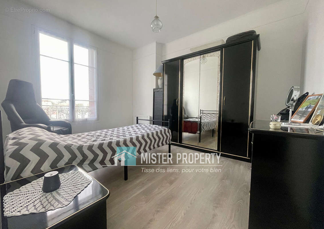 Appartement à SARTROUVILLE