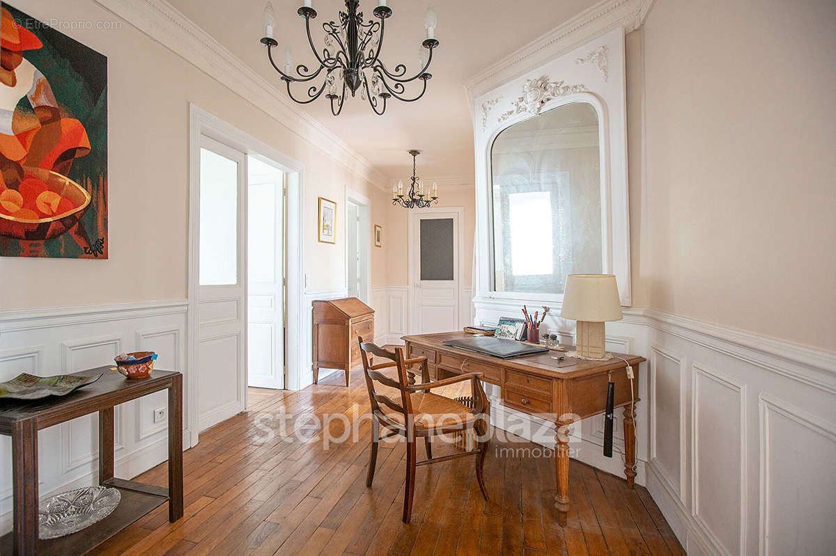 Appartement à MONTROUGE