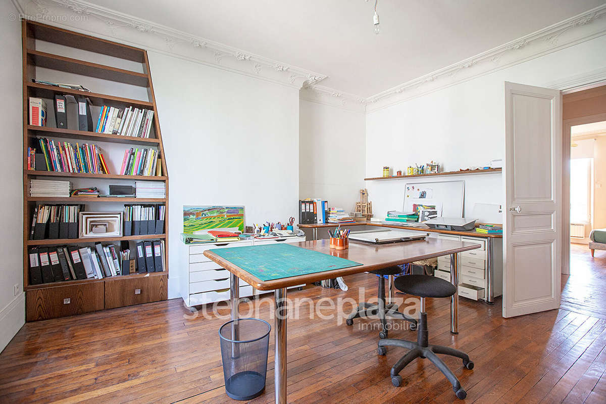 Appartement à MONTROUGE