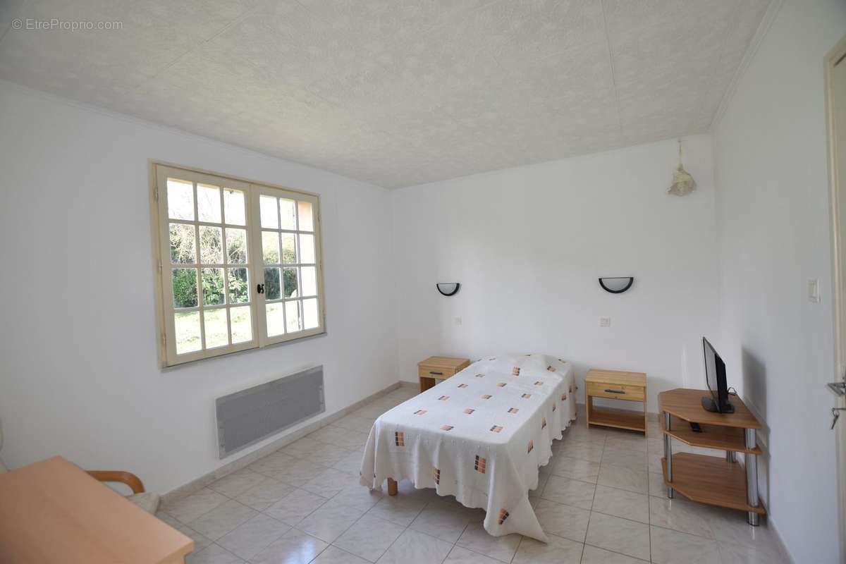 Chambre  4 - Maison à ARPAILLARGUES-ET-AUREILLAC