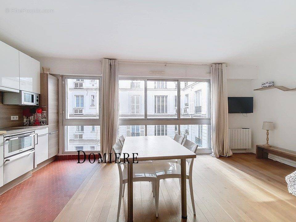 Appartement à PARIS-17E