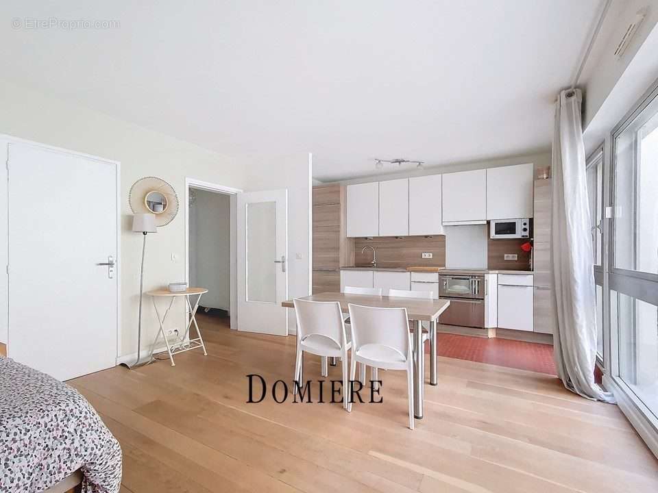 Appartement à PARIS-17E