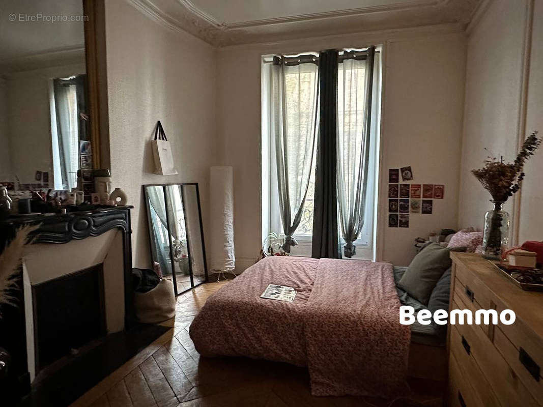 Appartement à PARIS-9E