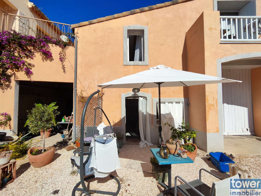 Appartement à CAVES