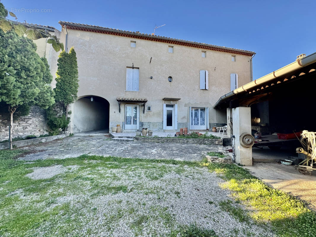 Maison à LAUDUN-L&#039;ARDOISE