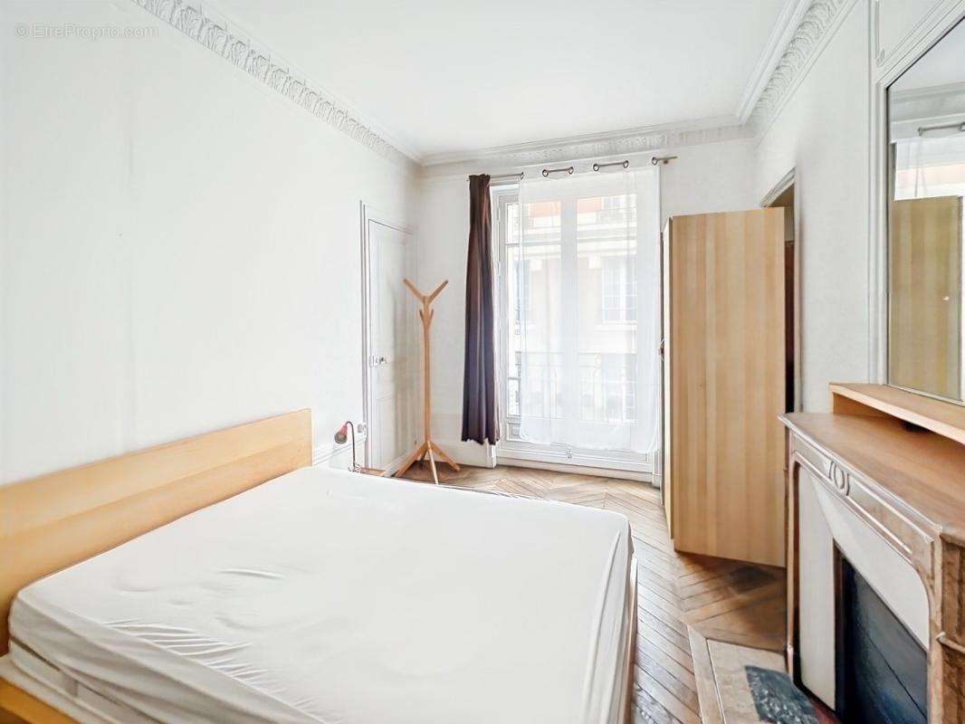 Appartement à PARIS-3E